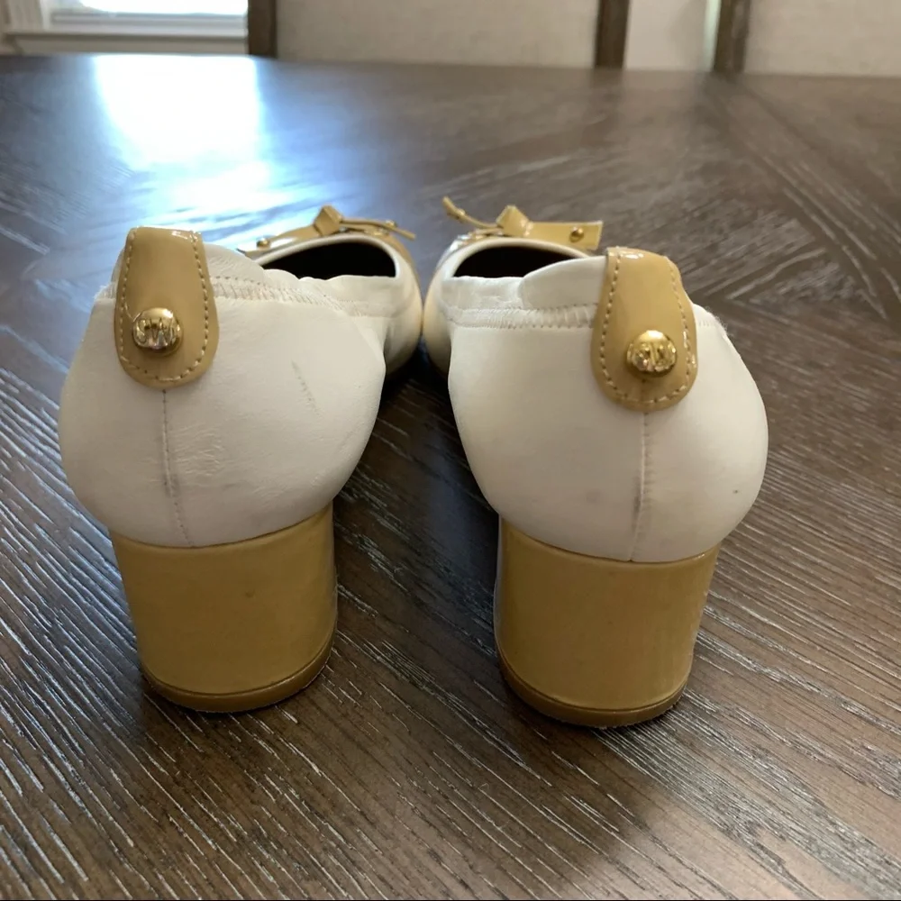 Stuart Weitzman white leather & gold beige low chunk heel pump flat Size 7.5M